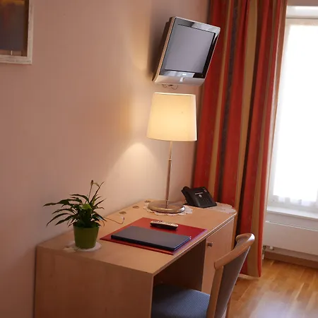 Aux Deux Sapins Hotel 3*