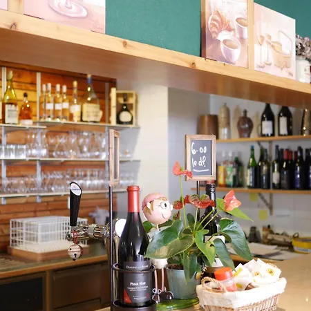 Aux Deux Sapins Montricher