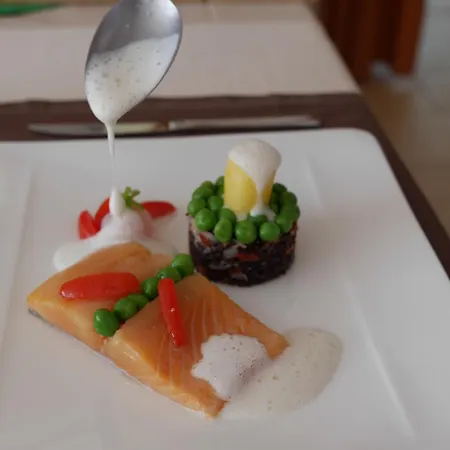 Aux Deux Sapins Hotel 3*