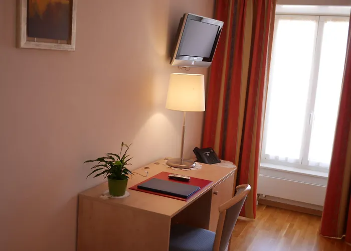 Aux Deux Sapins Hotel 3*