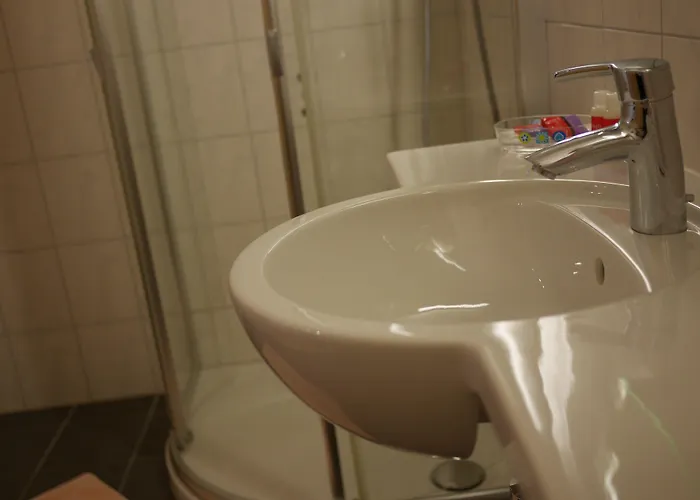 Aux Deux Sapins Отель Монрише