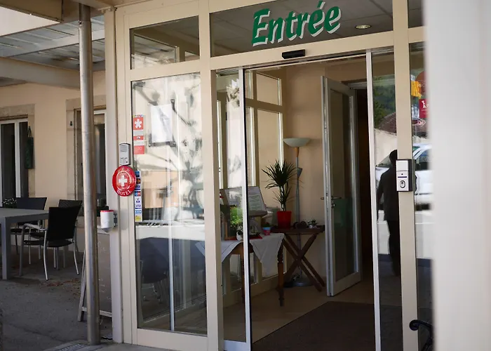 Aux Deux Sapins Montricher