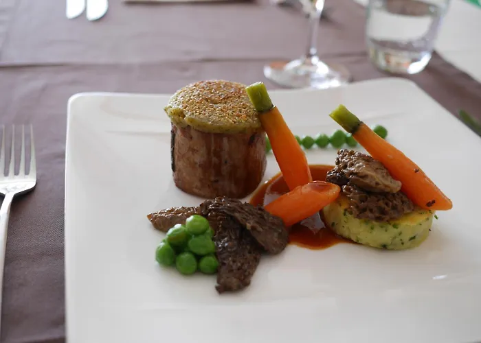 Aux Deux Sapins Hotel Montricher