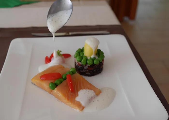 Aux Deux Sapins Hotel 3*