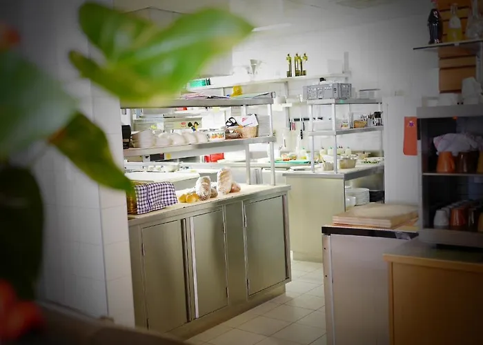 Aux Deux Sapins 3* Монрише